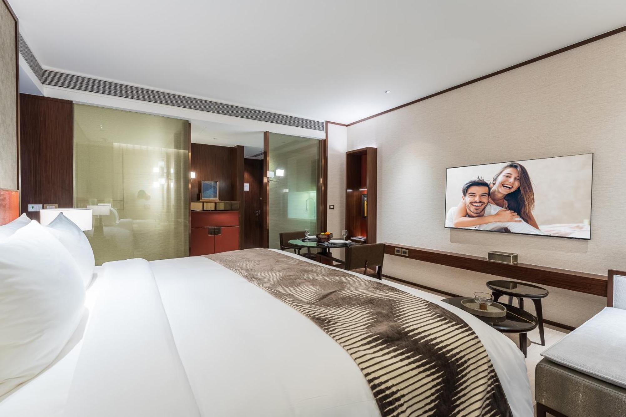 Silq & Hotel